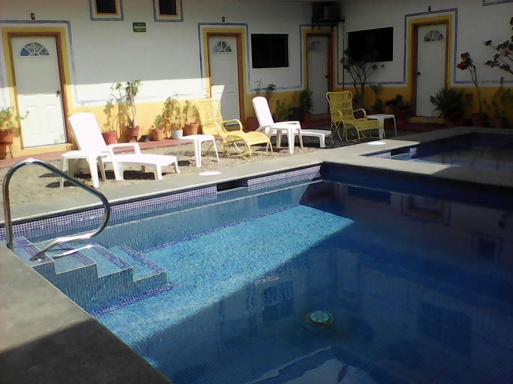 Hotel Sarabi Barra de Navidad Εξωτερικό φωτογραφία