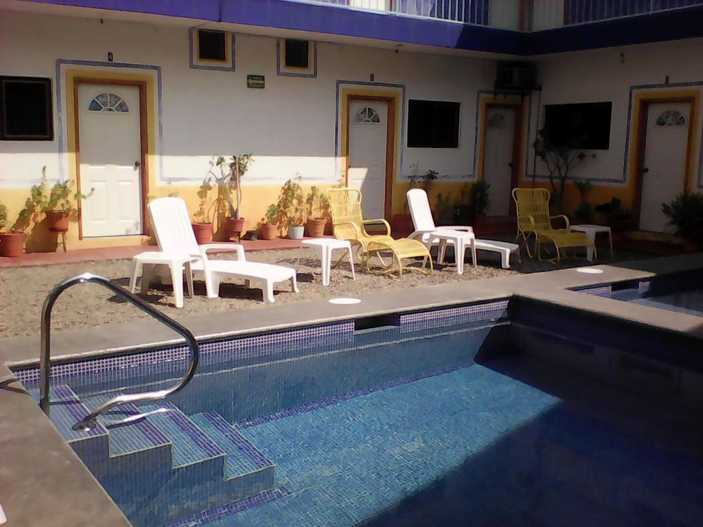 Hotel Sarabi Barra de Navidad Εξωτερικό φωτογραφία