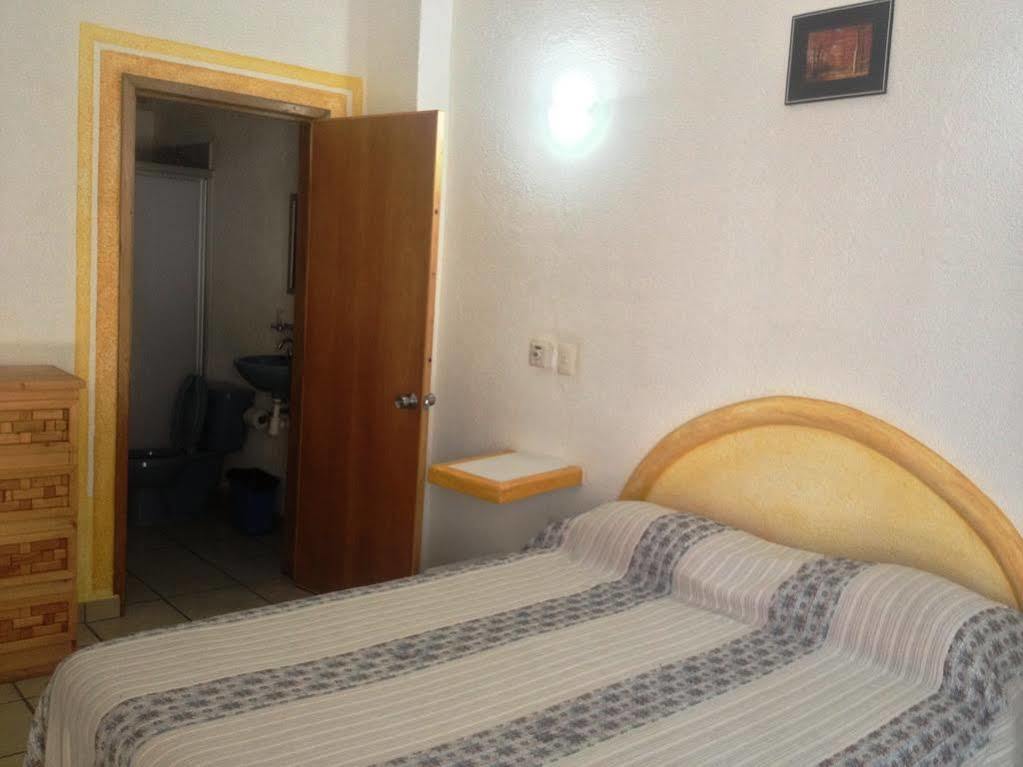 Hotel Sarabi Barra de Navidad Εξωτερικό φωτογραφία