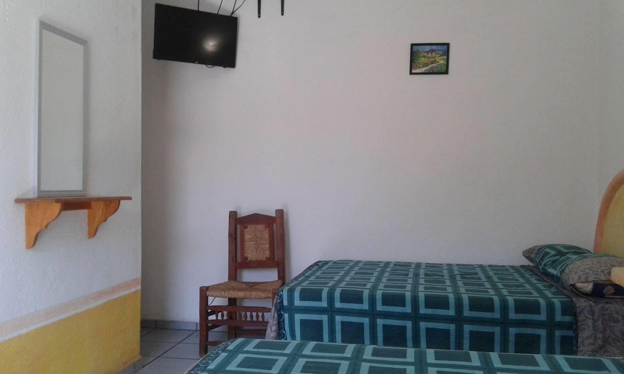 Hotel Sarabi Barra de Navidad Εξωτερικό φωτογραφία