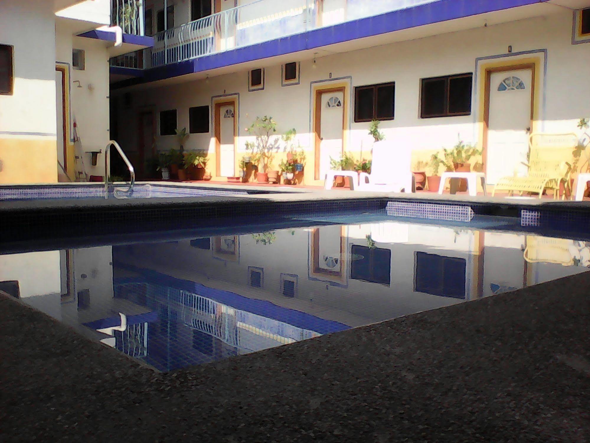 Hotel Sarabi Barra de Navidad Εξωτερικό φωτογραφία
