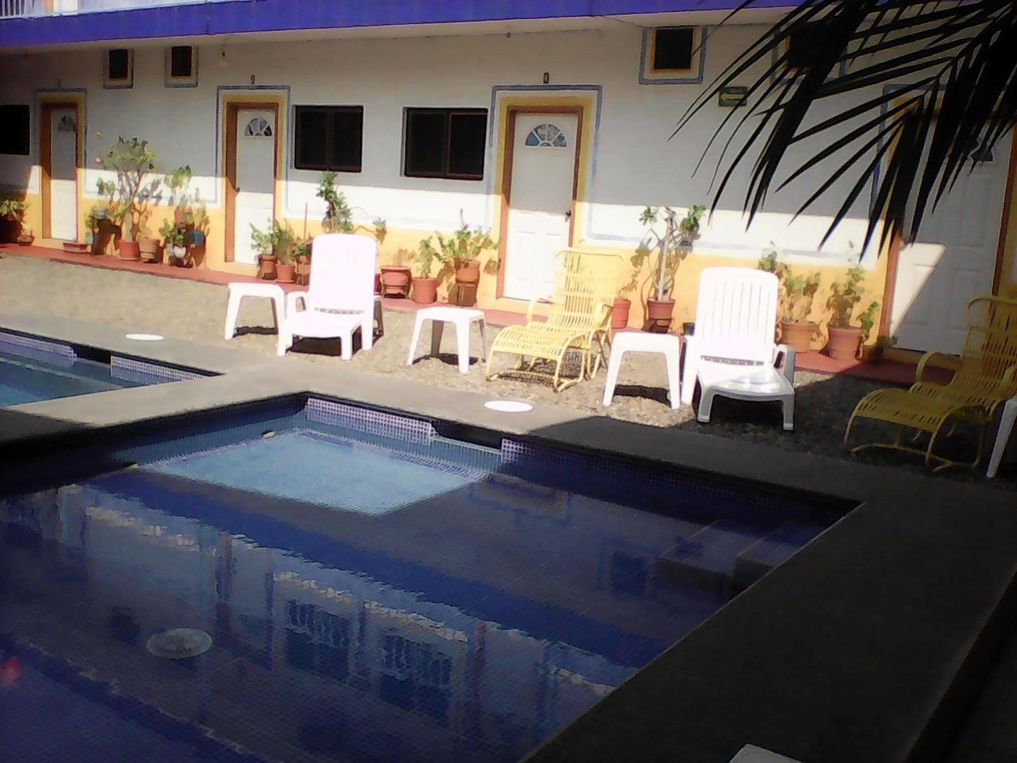 Hotel Sarabi Barra de Navidad Εξωτερικό φωτογραφία